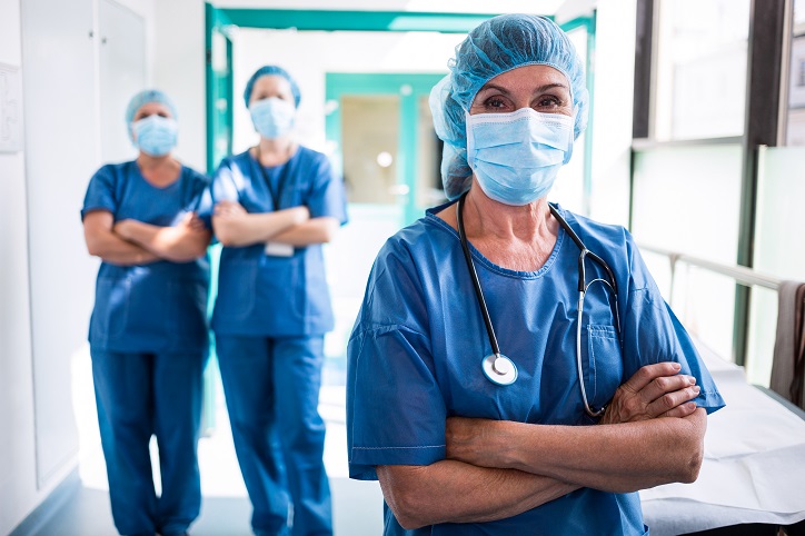 Enfermeras Cuidan Pacientes a Domicilio Con Vocacion Dedicacion, Lima